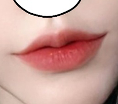 입꼬리랑 입술 모양 때문에 자신감이 생겼어요