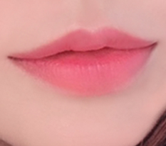 입꼬리가 예뻐요