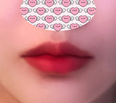 입술 포인트 살렸습니다