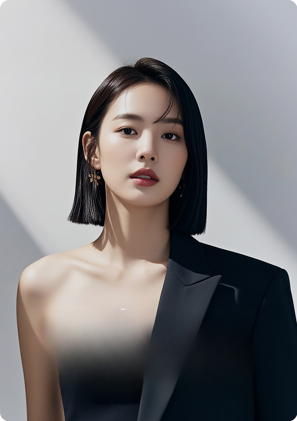 절개눈매교정 수술대상을 보여주는 모델 사진